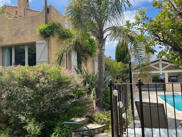 Joli Rez-De-Villa 80 M2 Proche Mer Carqueiranne Exterior foto