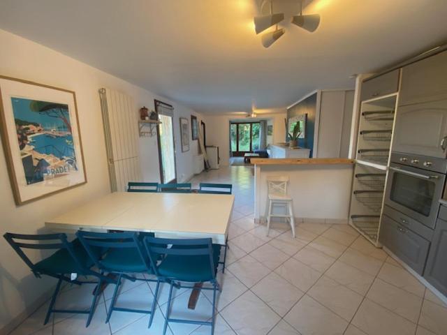 Joli Rez-De-Villa 80 M2 Proche Mer Carqueiranne Exterior foto